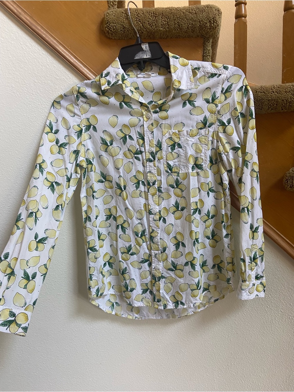 Beach Lunch Lounge Lemon Print Long-Sleeve Button-Down Women's size S never worn